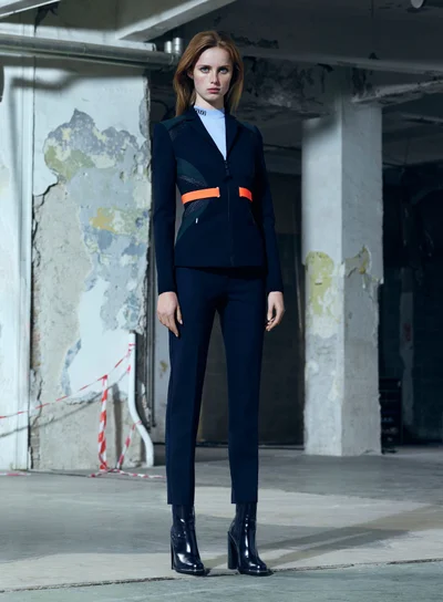 Look 10